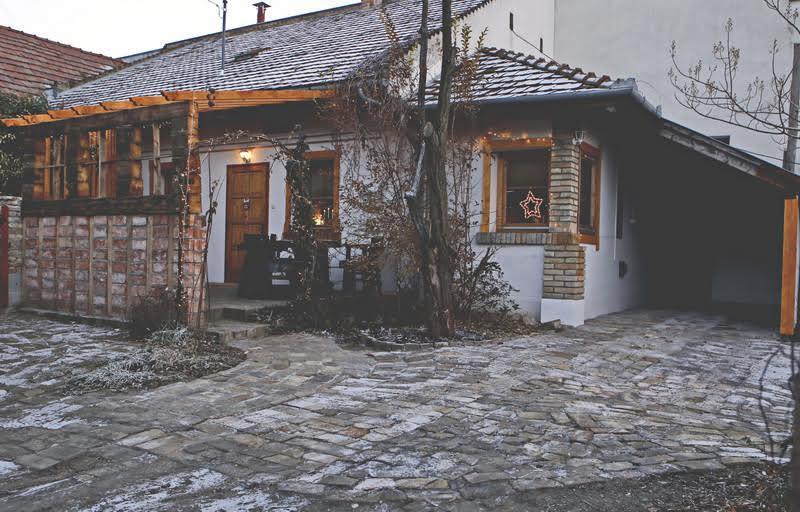 Appartamento Folk In Old Town Kecskemét Esterno foto
